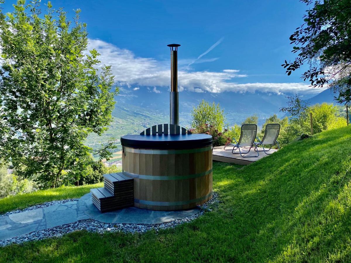 Eco Lodge With Jacuzzi And View In The Swiss Alps Grône Esterno foto
