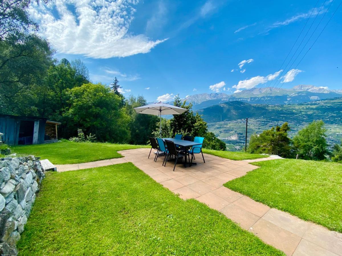 Eco Lodge With Jacuzzi And View In The Swiss Alps Grône Esterno foto